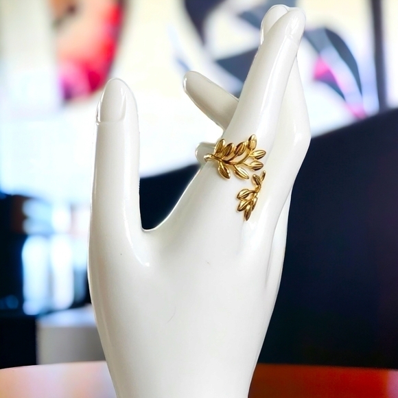 🆕️14K Gold Plated Stainless Steel Adjustable Trendy Statement Fashion Leaf Ring - Picture 1 of 11